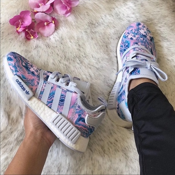 ‼️sold‼️🍭 Rare Adidas NMD R1 Tie Dye 6Y/7.5W - Picture 2 of 8